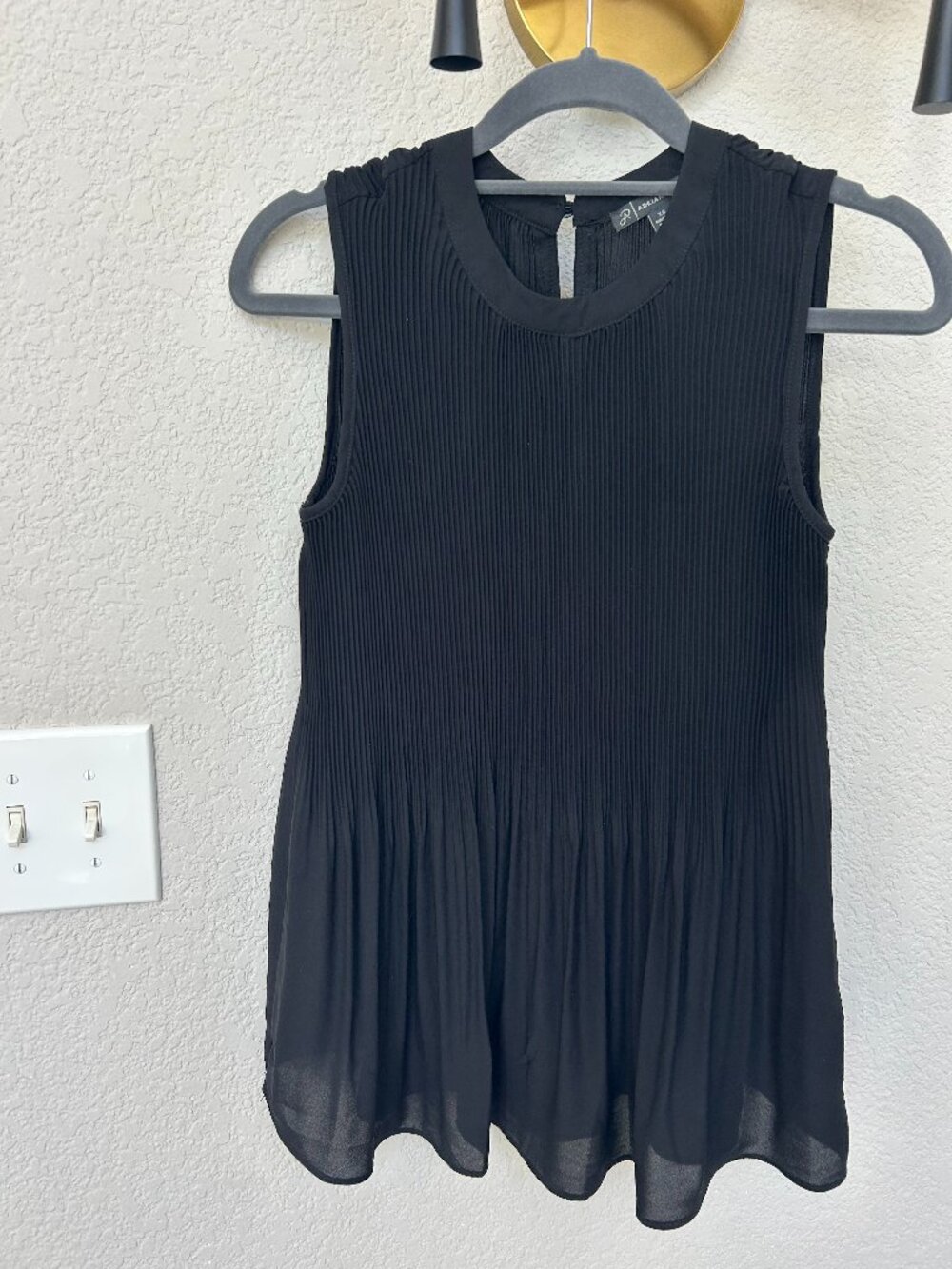 Adriana Papell Sleeveless Blouse